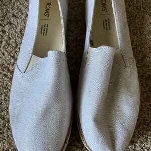 Tom's New Unworn Espadrille Shoes - size 9